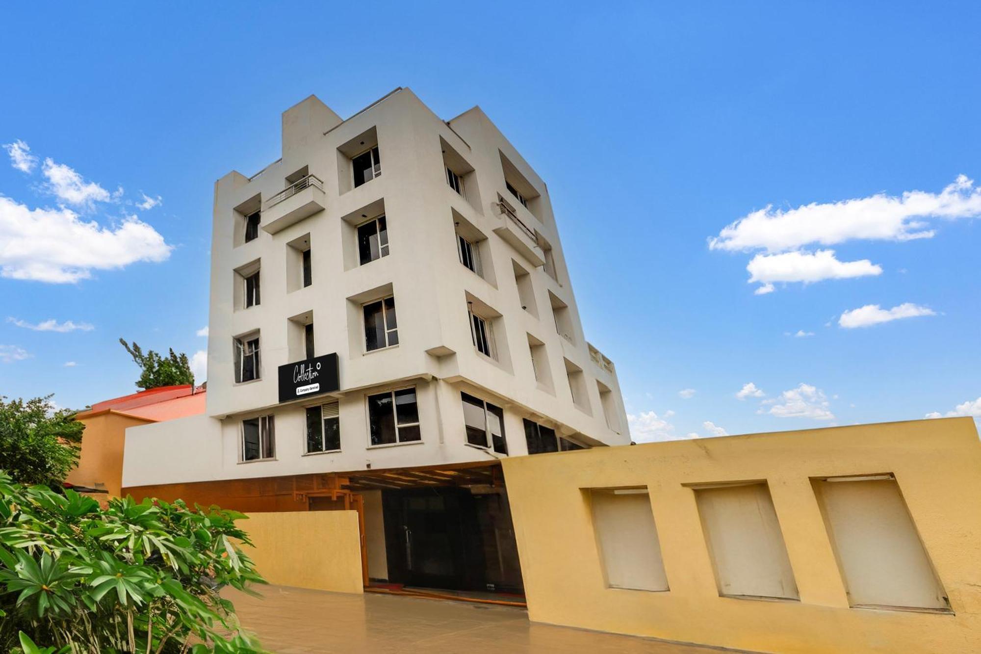Super Collection O Ashram Road Near Sardar Bridge Formerly Hotel Apple Inn Ахмедабад Екстериор снимка